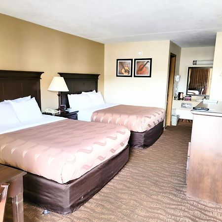 בראנסון Quality Inn West מראה חיצוני תמונה