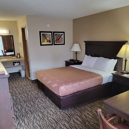 בראנסון Quality Inn West מראה חיצוני תמונה