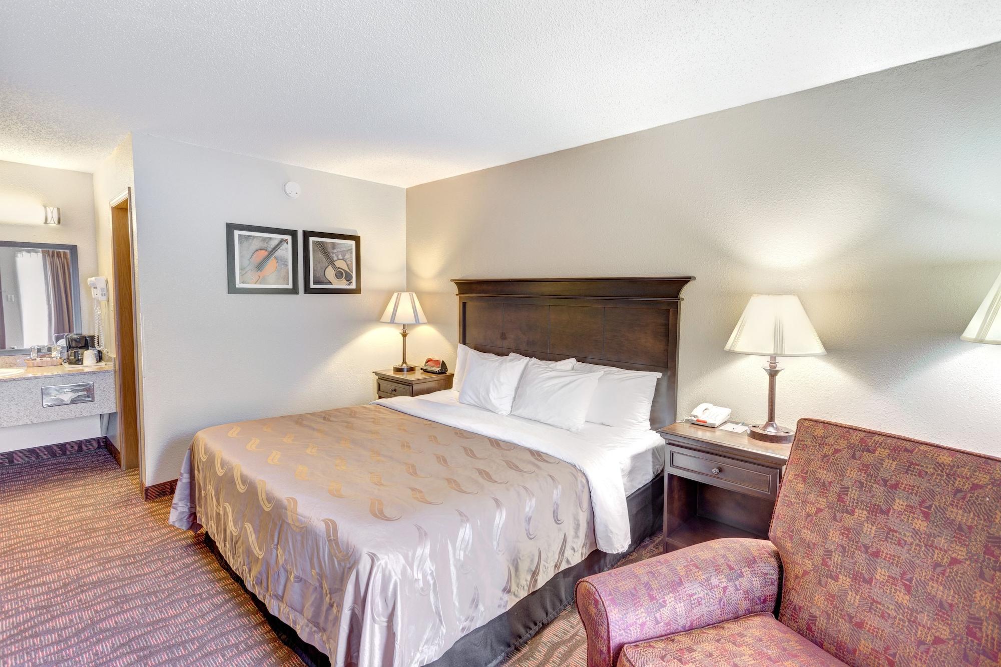 בראנסון Quality Inn West מראה חיצוני תמונה