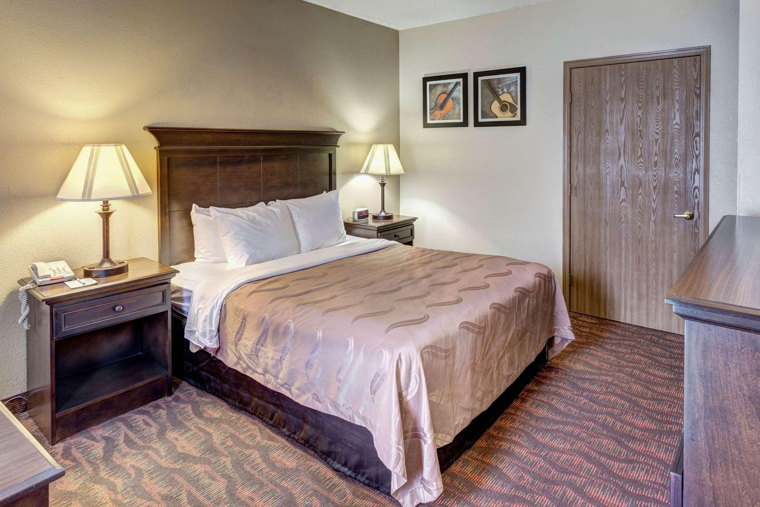 בראנסון Quality Inn West מראה חיצוני תמונה