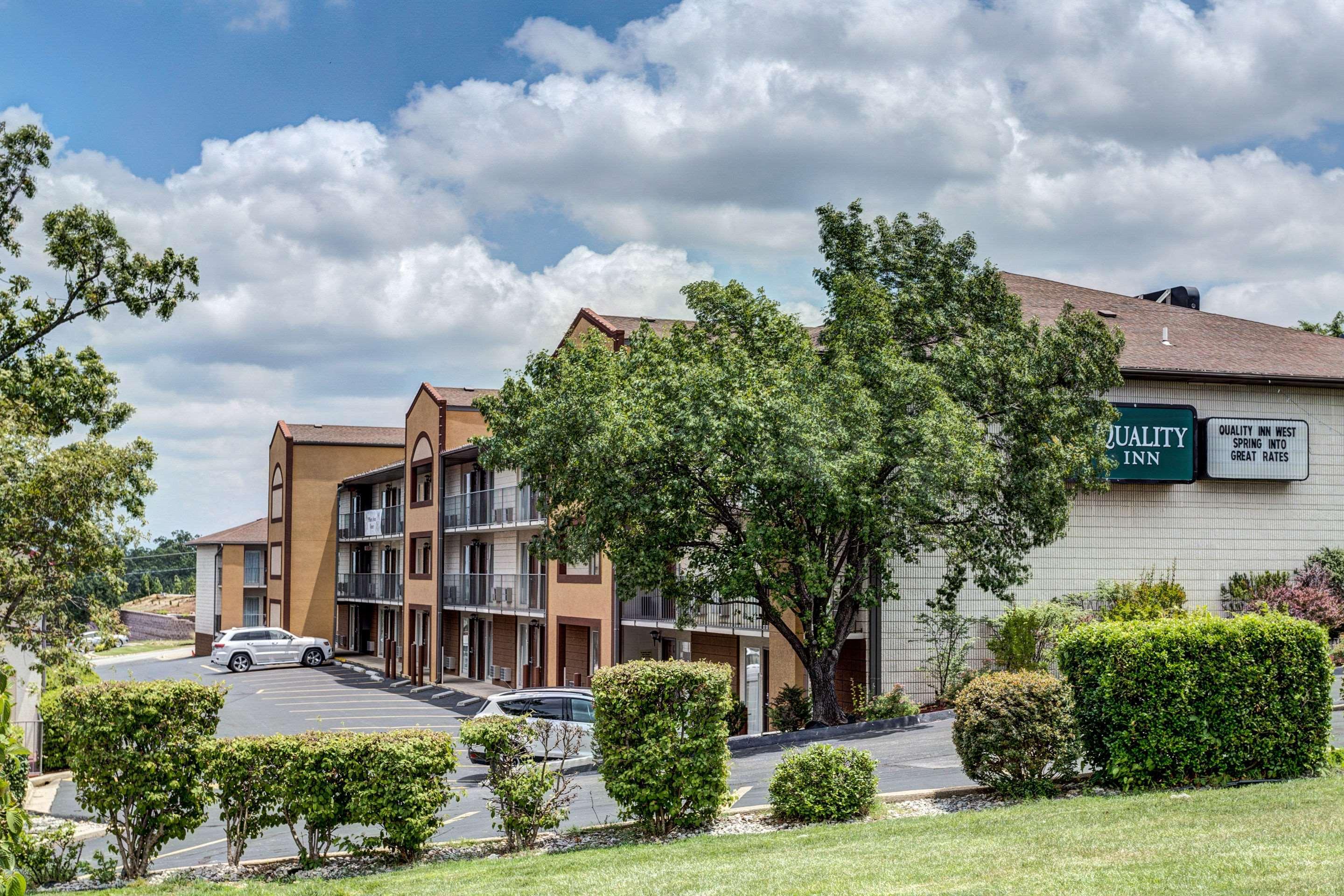 בראנסון Quality Inn West מראה חיצוני תמונה