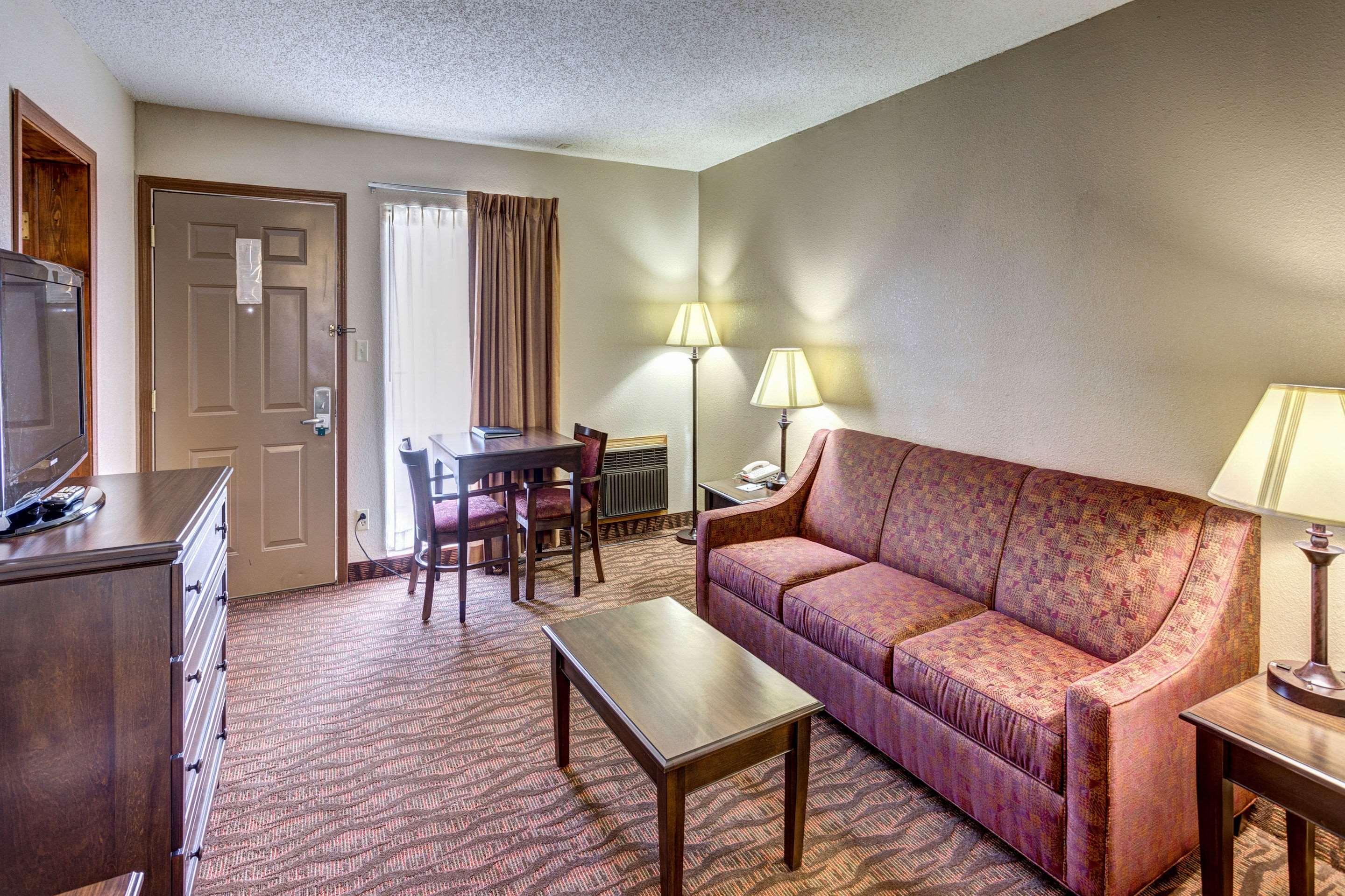 בראנסון Quality Inn West מראה חיצוני תמונה