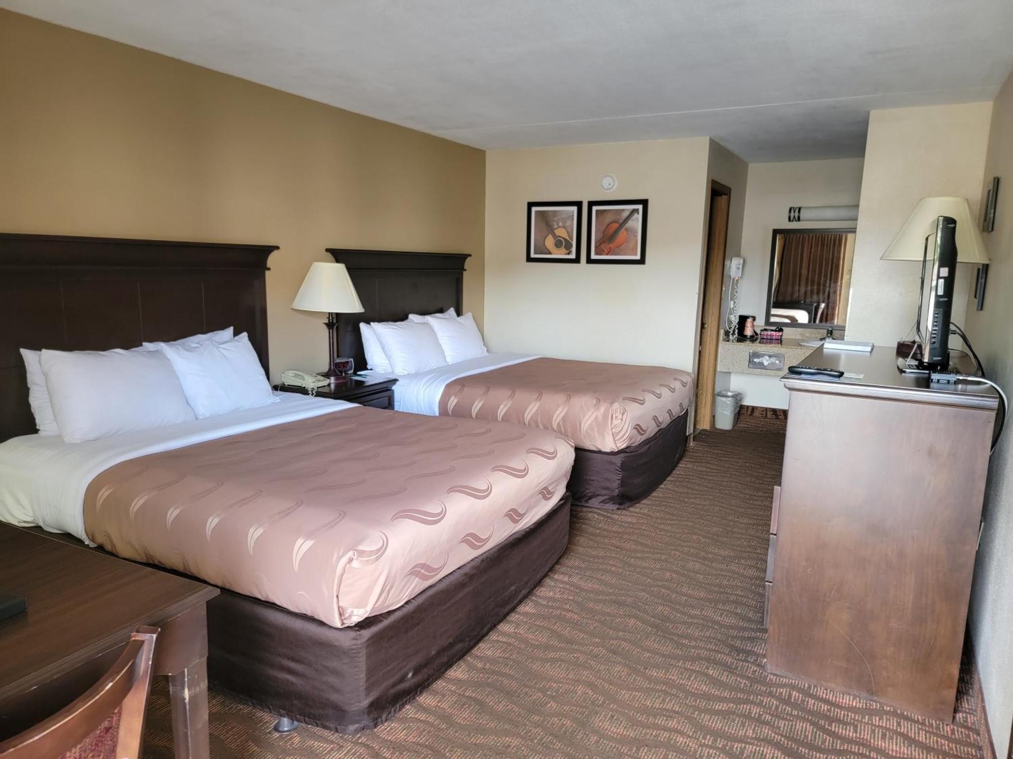 בראנסון Quality Inn West מראה חיצוני תמונה