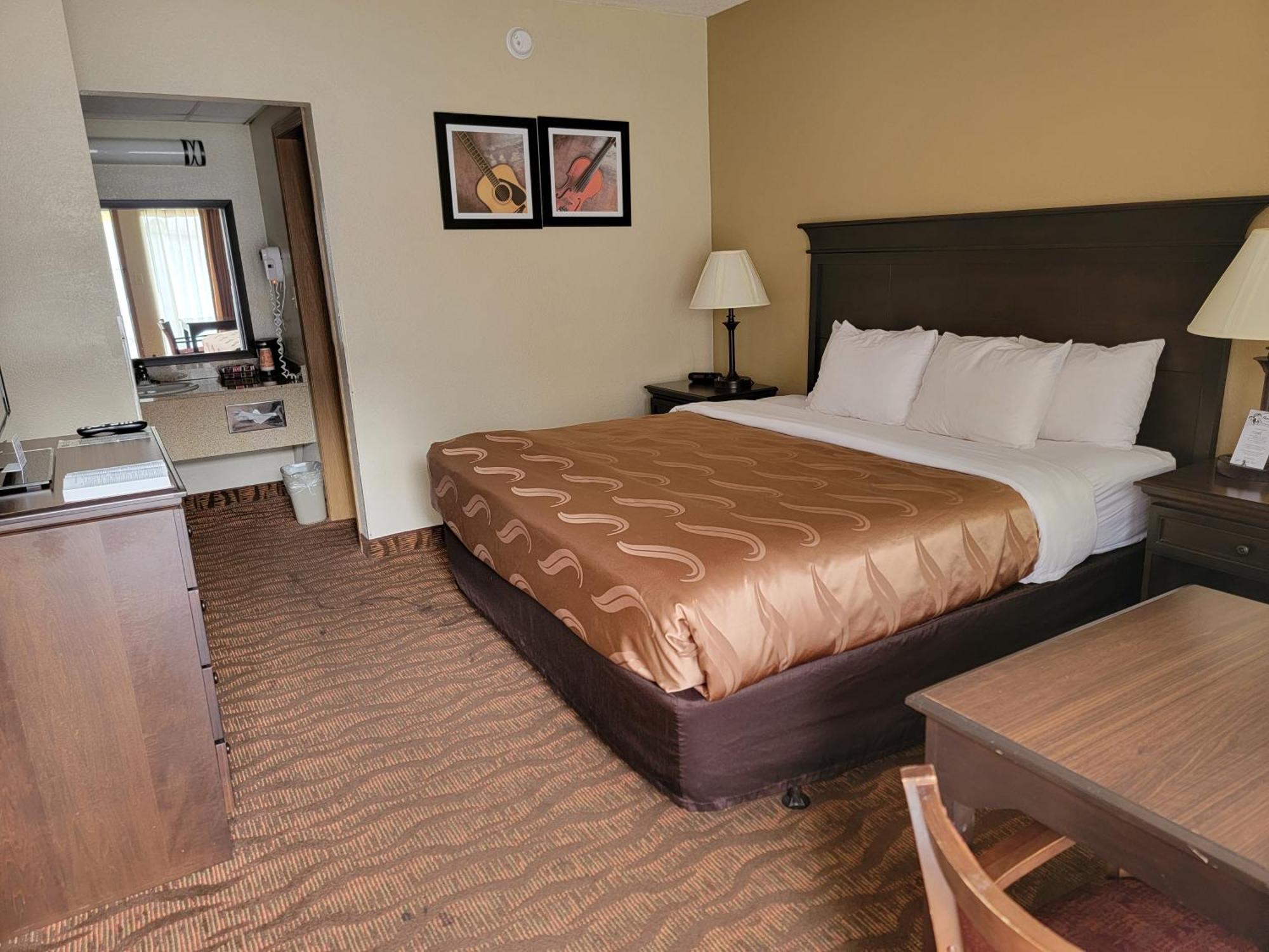 בראנסון Quality Inn West מראה חיצוני תמונה