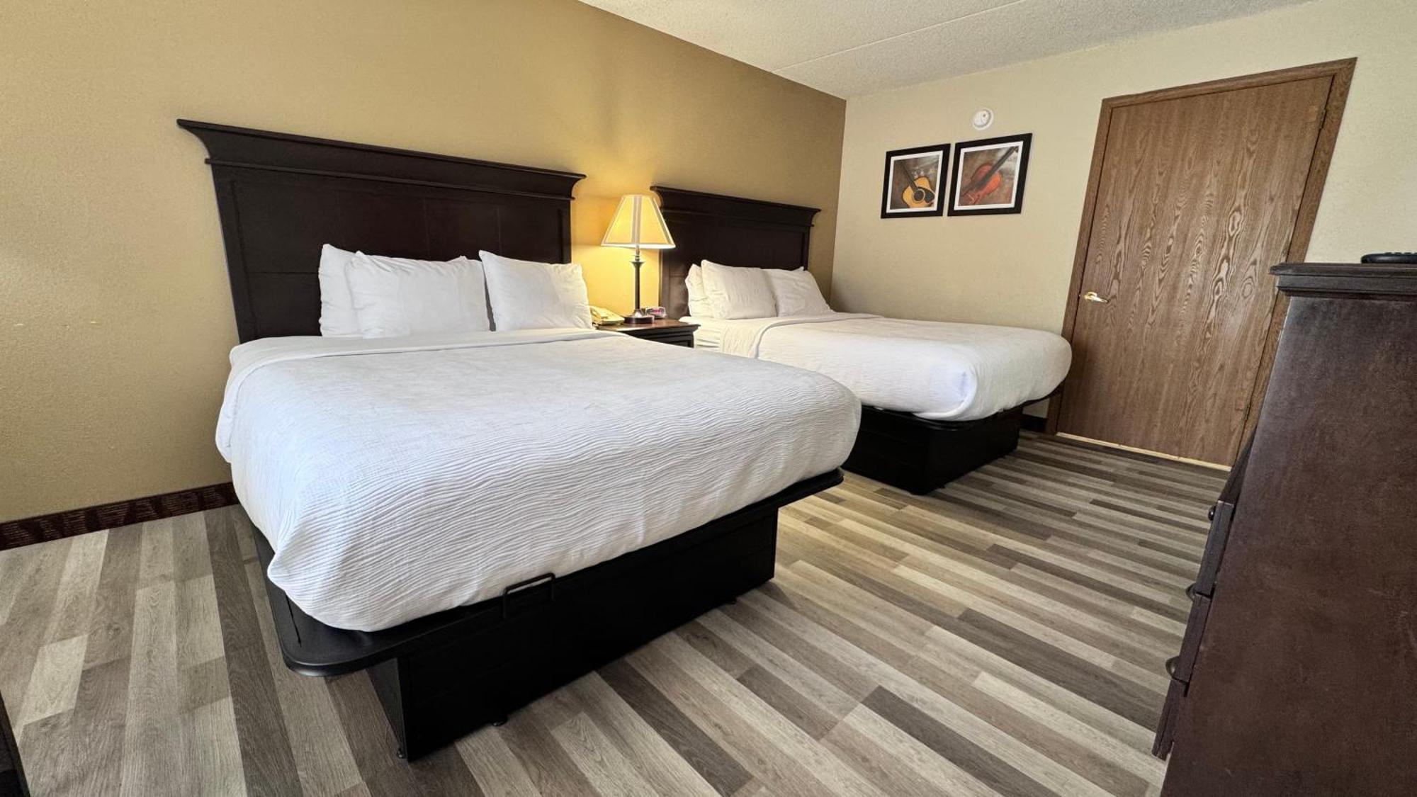בראנסון Quality Inn West מראה חיצוני תמונה