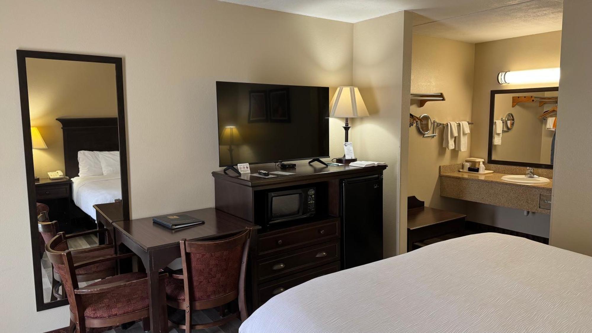 בראנסון Quality Inn West מראה חיצוני תמונה